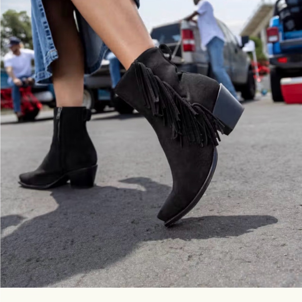 Tecovas Black Suede Fringe Ankle Boots with Side Zip 8.5B - Picture 2 of 6